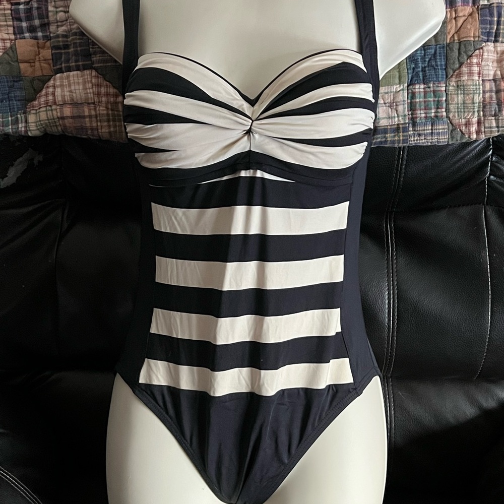 La Blanca Retro twist front one piece bathing suit 4